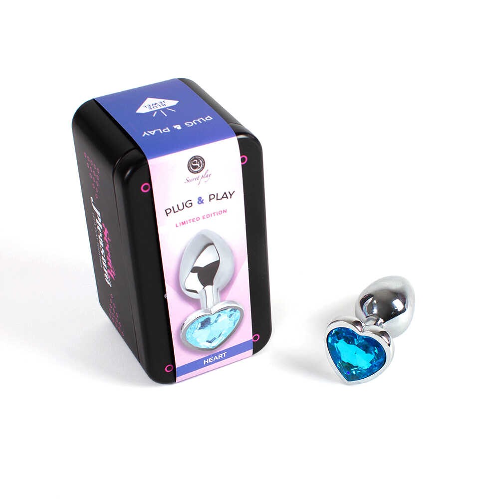 Plug anal secret play